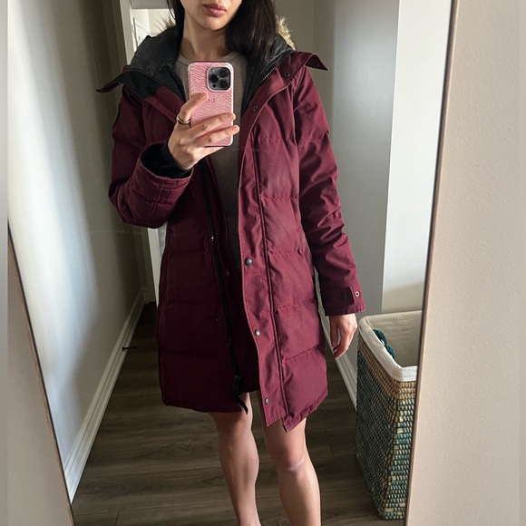 Canada goose burgundy parka size medium - Picture 3 of 16